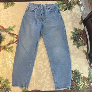 Abercrombie & Fitch High Rise Mom Jean